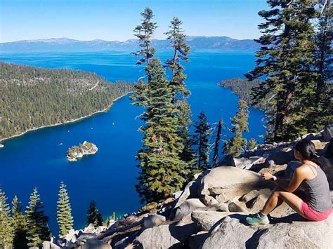 18 Best Views of Lake Tahoe [Scenic Viewpoints By Car, Hike & More]