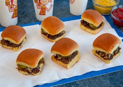 Burger-Sliders - Martin's Famous Potato Rolls and Bread