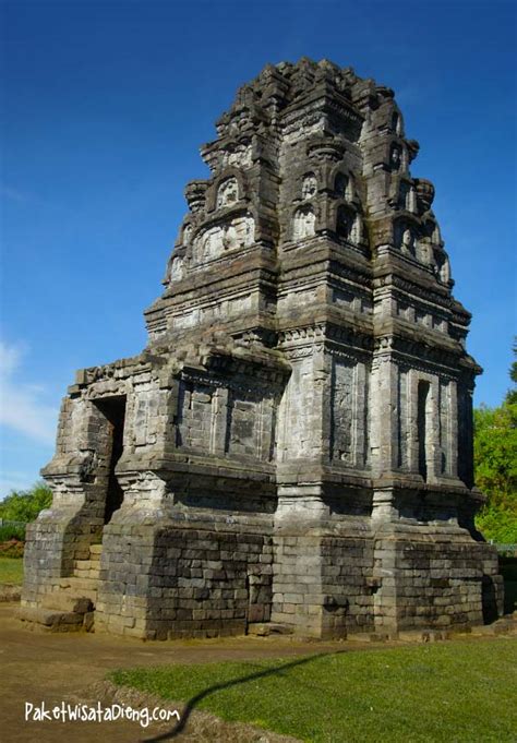 Menelisik Kisah Sejarah Candi Dieng