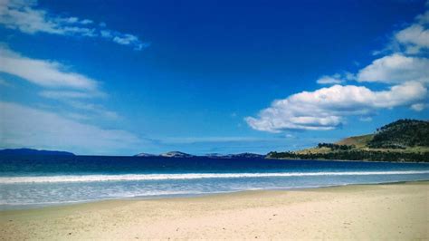 11+ Beaches Near Hobart Worth Visiting