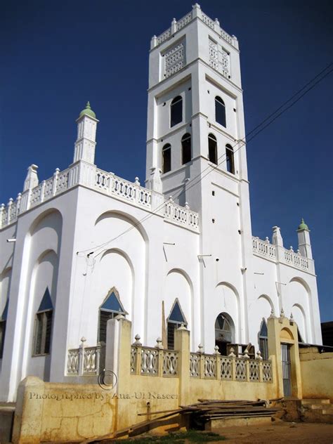 AHMADIYYA MOSQUE: Central Ahmadiyya Mosque - Wa, Ghana