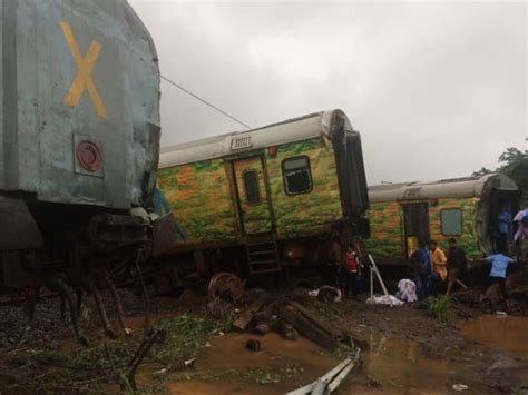 Duronto Express derails: Rescue operation underway, train traffic ...