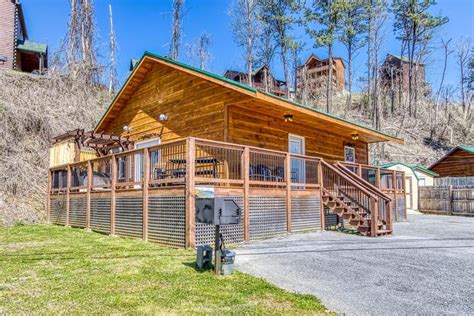 Gatlinburg Cabin Rentals | Bear Camp Cabin Rentals