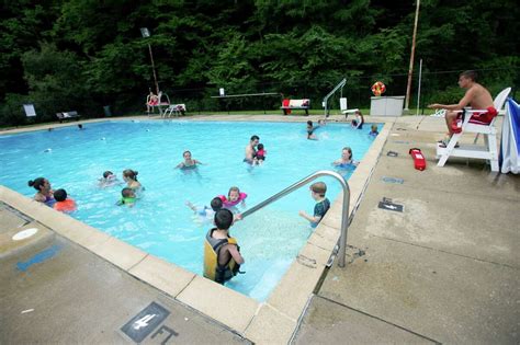 Stamford city pool now open seven days a week