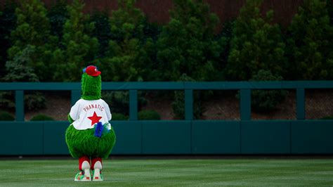 Designers of the Phillie Phanatic speak out amid lawsuit - 6abc Philadelphia