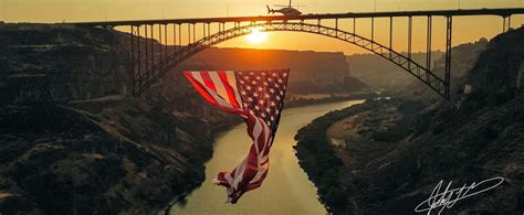 Stunning photo captures Air St. Luke’s, Perrine Bridge, Old Glory