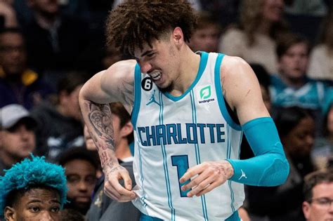 LaMelo Ball injury: Hurts same ankle on fan's foot in Hornets loss