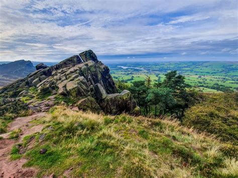 The Roaches, Hen Cloud + Lud’s Church Walk From Upper Hulme | 10-Mile Route – Peak District Walks