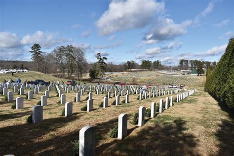 'Hope for our country': All graves covered in wreaths at Salisbury National Cemetery - Salisbury ...