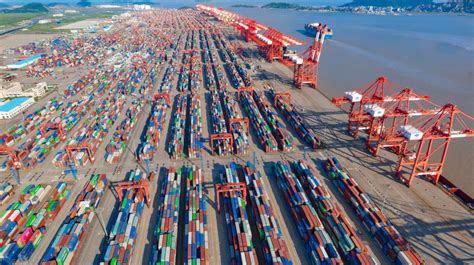 Just how extreme is China’s lead in the container port business?