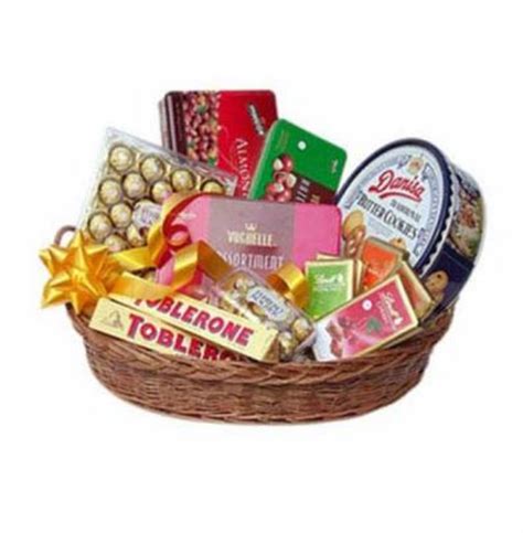 Imported Chocolates Basket (IGA00231) at Rs 4949/pack | इम्पोर्टेड चॉकलेट - Indian Gifts Adda ...