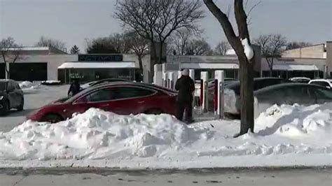 How does cold weather affect electric vehicles? | LiveNOW from FOX