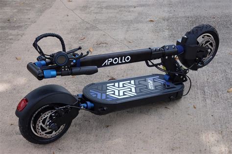 Apollo Explore 32 MPH electric scooter: full suspension meets a fun ride!