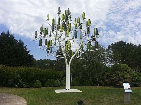 3.1kW New Wind Turbine Looks Like a Tree - Off Grid World