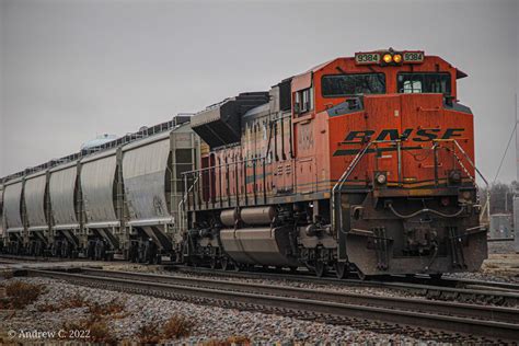 a rare Bnsf thundercab sd70ace brings up the rear of a sand train. Due to these motors riding ...