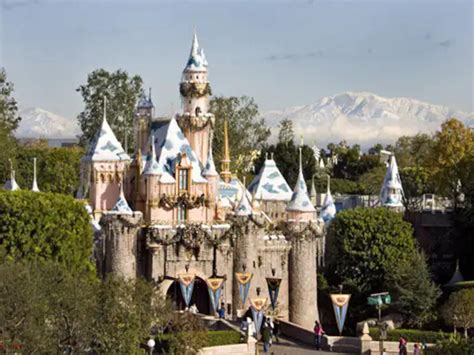 Disneyland Weather in December: How to Plan For A Trip To Anaheim