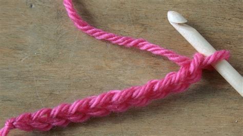 How to Crochet Foundation Chains - WoolnHook by Leonie Morgan