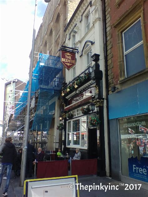 The Beehive Pub - Guide 2 Liverpool