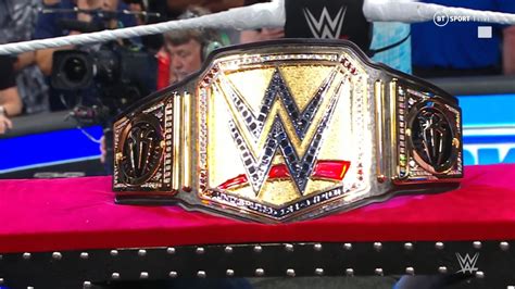 WWE unveils new Undisputed WWE Universal Championship belt - F4W/WON