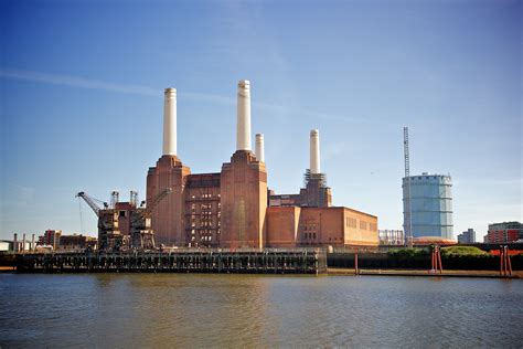 File:Battersea Power Station, London-22May2010.jpg - Wikipedia, the free encyclopedia