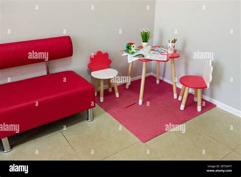 Hospital kids corner hi-res stock photography and images - Alamy