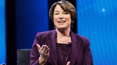 Amy Klobuchar declares bid for 2020 presidential nomination