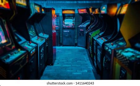 Old Vintage Arcade Video Games Empty 庫存照片 1411640243 | Shutterstock