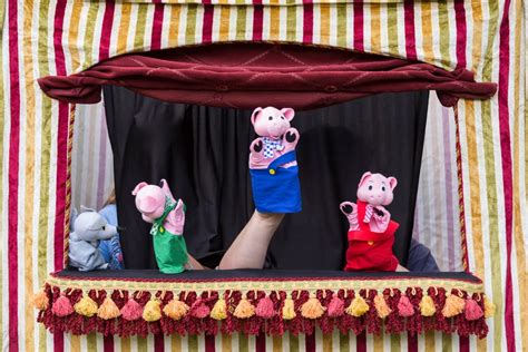 Put On a Puppet Show | Rainy-Day Activities For Kids | POPSUGAR Family Photo 79