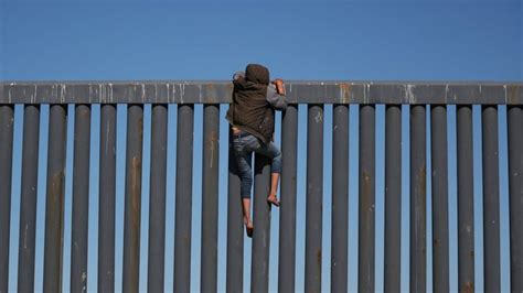 US border security deal reached to avert new shutdown - BBC News