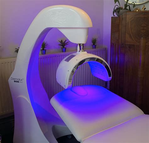 LED LIGHT THERAPY | DERMALUX® LED BRIGHTON | BLUE LIGHT THERAPY ACNE ...