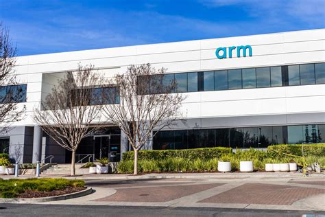 Arm Holdings surges as investors continue to pile in after Q3 results ...