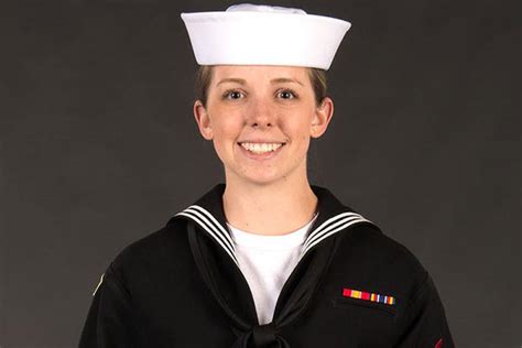 Navy Moves Toward Unisex Uniforms and Covers | Military.com