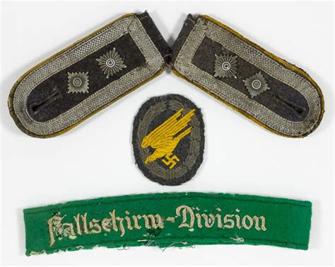 Lot - FALLSCHIRMJAGER INSIGNIA