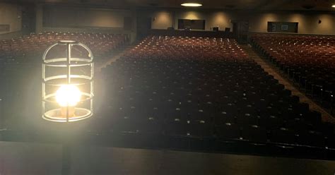 The Ghost Light: A year in the theater - Motif