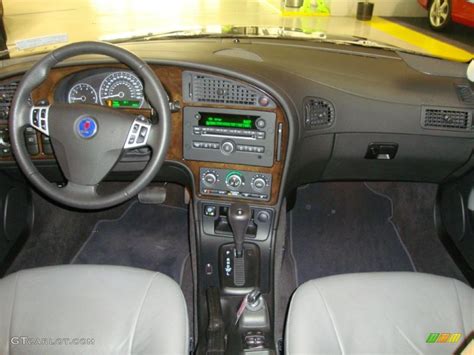 2006 Saab 9-5 2.3T SportCombi Wagon Parchment Dashboard Photo #41207554 | GTCarLot.com