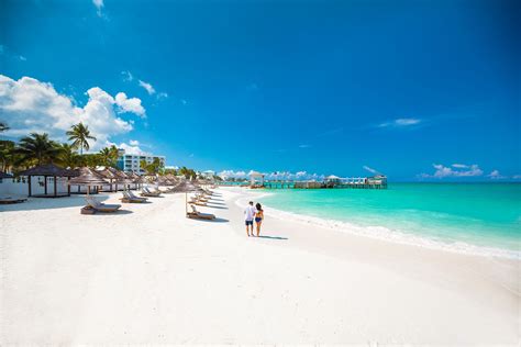 The 12 Best Beaches in Nassau, The Bahamas (Incl. Photos) - Sandals
