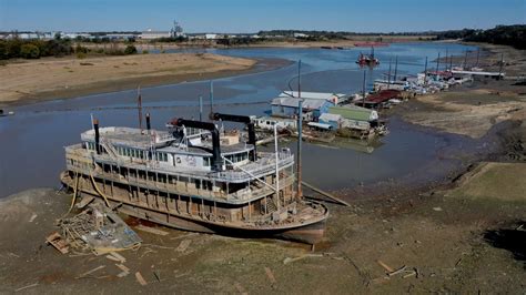 Riverboat casino that sank in Mississippi River resurfaces amid historic drought | FOX 10 Phoenix