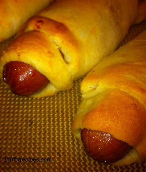 Easy Pigs in a Blanket Recipe (Using Crescent Rolls or Homemade Biscuit Dough) - Thrifty Recipes