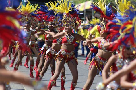 En Gran Parada de Comparsas, la tradición y la fantasía brillaron en todo su esplendor ...