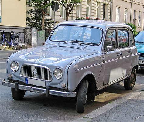 1965 Renault R4 | Modèle de voiture, Voiture, Voiture vintage