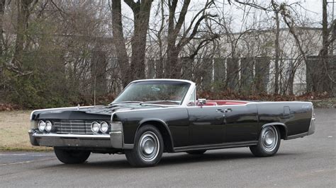 1965 Lincoln Continental Convertible | S96.1 | Indy 2016