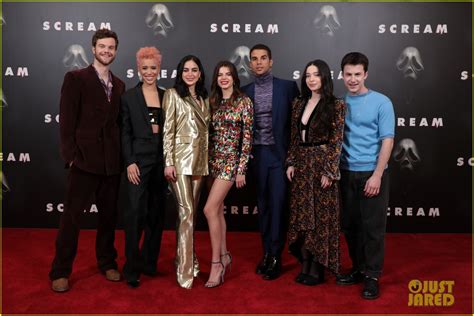 Dylan Minnette Explains His Outfit at 'Scream' Photo Call After Fans Called Him Out for ...