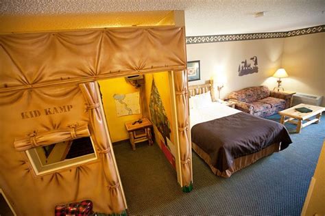 View Poconos Suites | Great wolf lodge, Poconos resort, Traverse city resorts