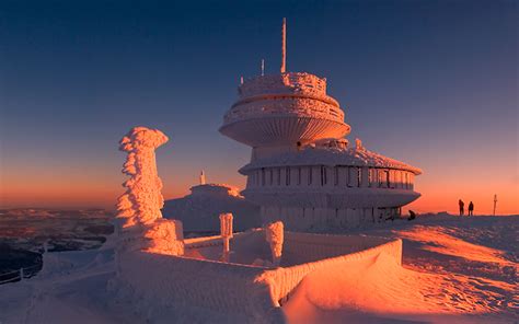 Photographer Captures The Stunning Winter Beauty In Poland | DeMilked