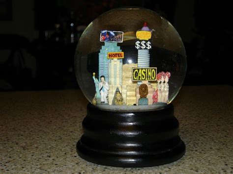 Saks Fifth Avenue Las Vegas Snow Globe - Retired. * | Snow globes, Pink ...