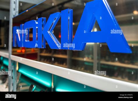 Nokia 3310 snake hi-res stock photography and images - Alamy