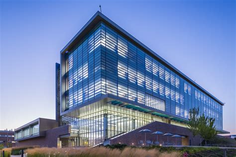 Gallery of Oakland University Engineering Center / SmithGroupJJR - 13