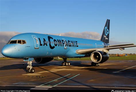 F-HCIE La Compagnie Boeing 757-204 Photo by Bradley Bygrave | ID 563033 | Planespotters.net