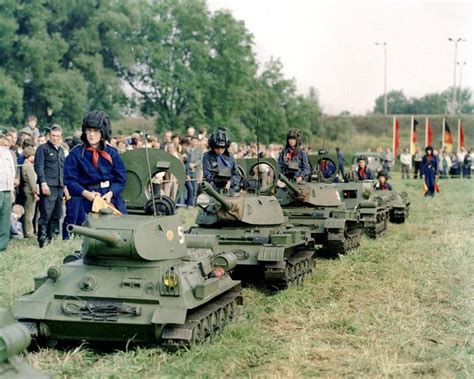 East German Military Parade, 1989 : r/fakehistoryporn