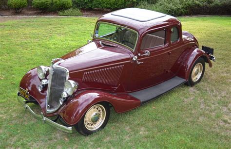 1934 Ford Coupe Custom - Classic Promenade